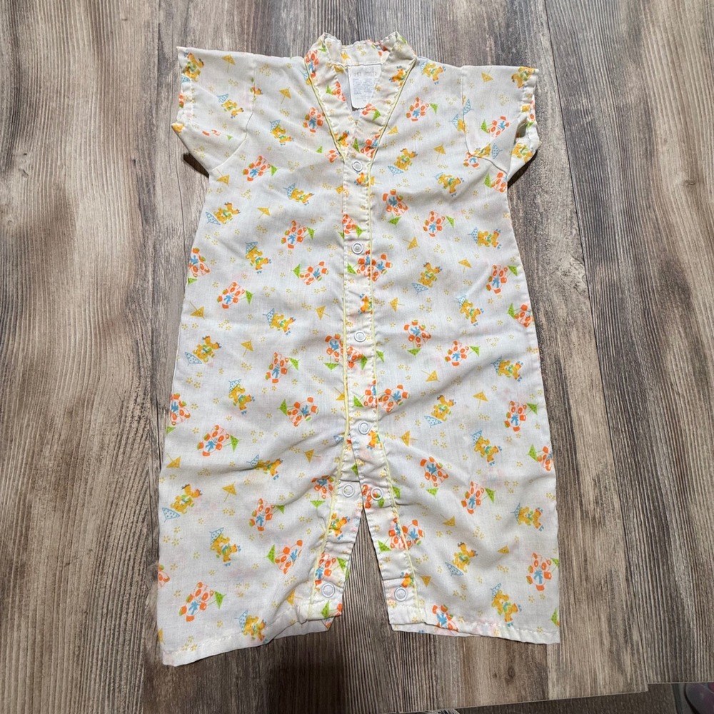 Vintage 70s Buster Brown Baby Romper White Panda Beach Print RetroKids